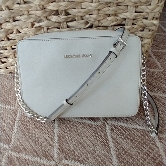 Michael Kors leather Jet Set East West Crossbody Bag NWOT - Picture 3 of 13